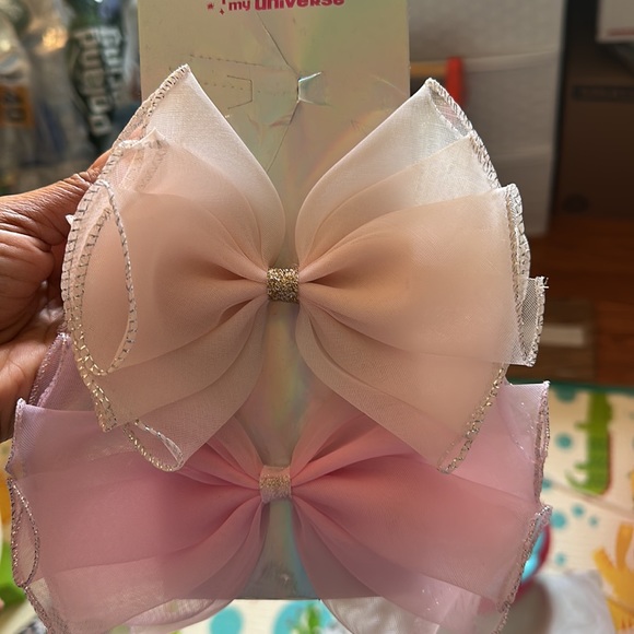 Set of two sparkle bows for a baby girl! - Picture 2 of 3